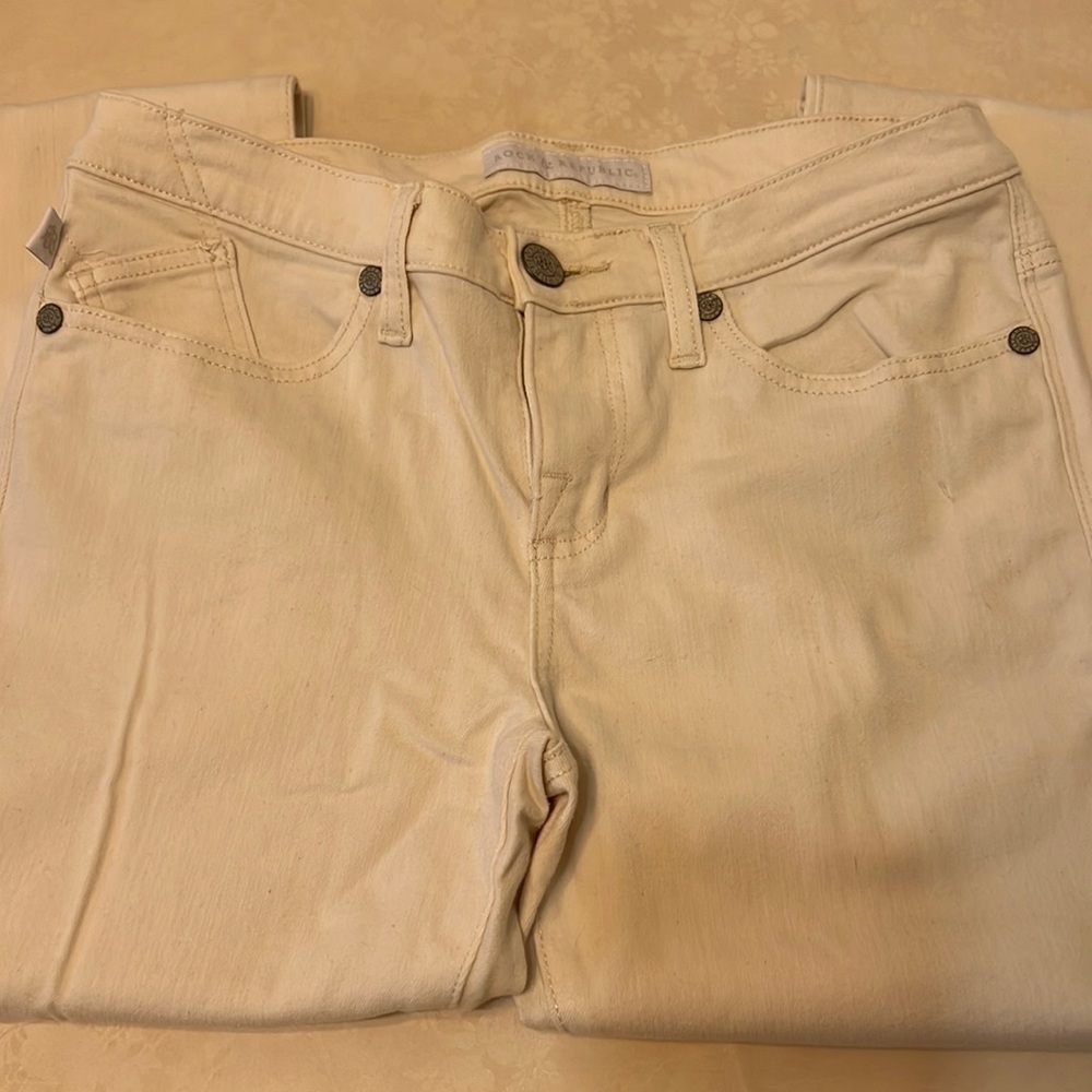 Rock and Republic Mid Rise Jeans.  Berlin. Size 10. Beige